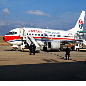 桂林两江机场托运航空快运业稳步发展的原因是什么？